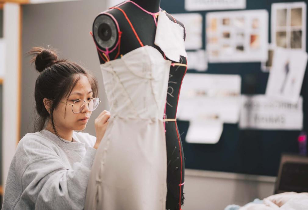 Cesine international Programme - Design and Creation School - Degrees and Double Honours Courses - Fashion Design + Master's Degree in Luxury Brand Management & Fashion Communication