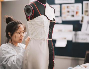 Cesine international Programme - Design and Creation School - Degrees and Double Honours Courses - Fashion Design + Master's Degree in Luxury Brand Management & Fashion Communication