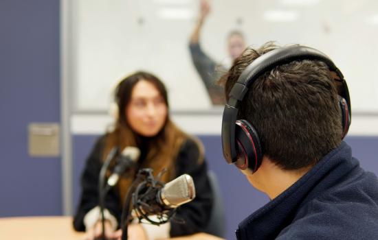 Cesine Escuela de Negocio: Grado Periodismo Periodismo y Redes Sociales